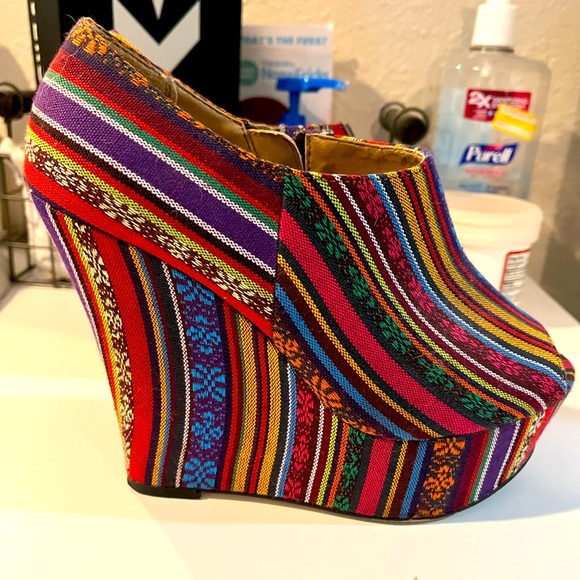 Steve Madden Shoes - 7.5 Steve Madden Wedges